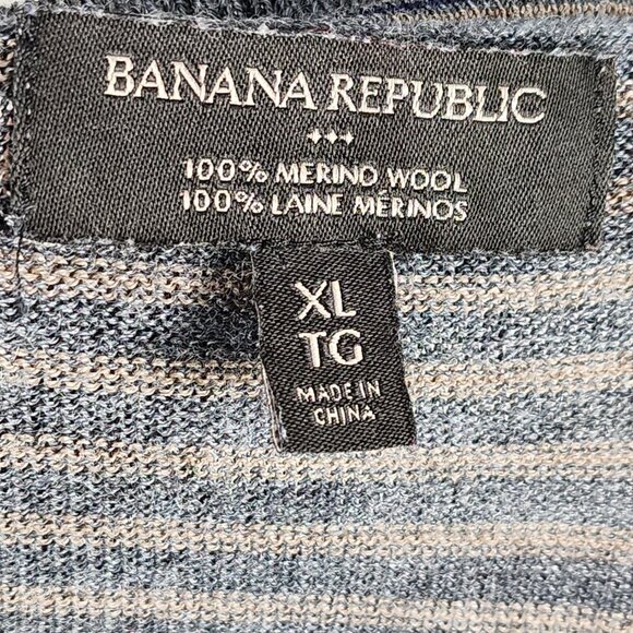 Banana Republic Gray Stripe 100% Merino Wool Lightweight V-Neck Sweater - Picture 3 of 3